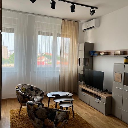 Apartment Charlie Private Parking 노비사드 외부 사진