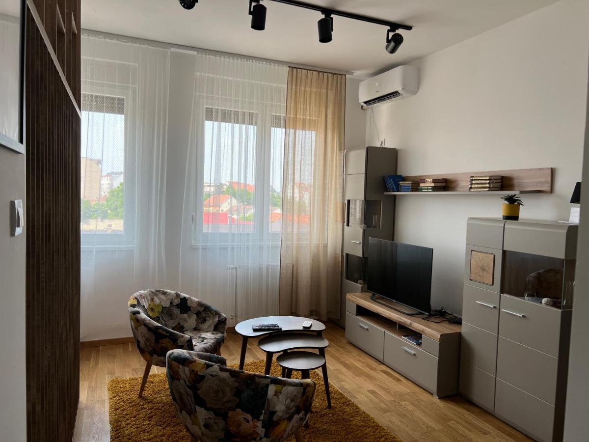 Apartment Charlie Private Parking 노비사드 외부 사진