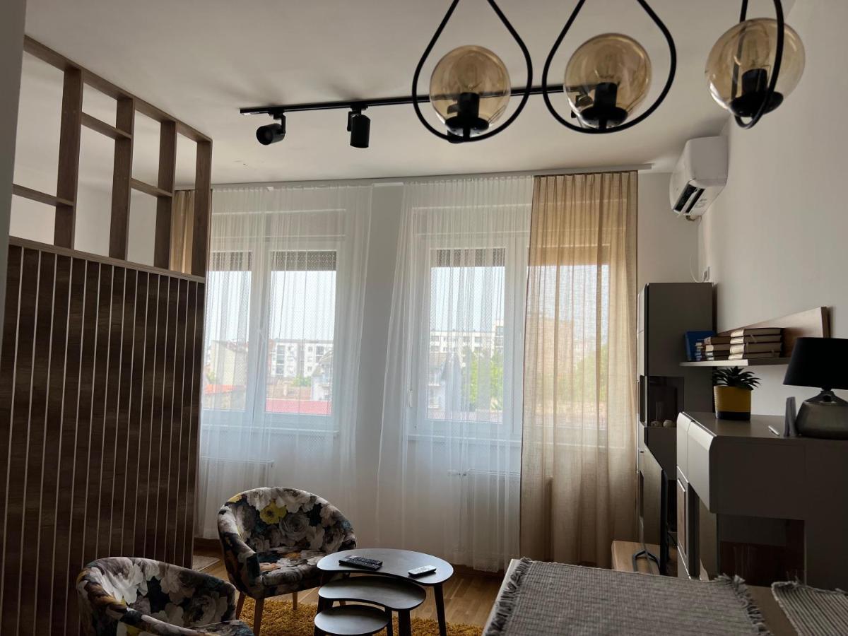 Apartment Charlie Private Parking 노비사드 외부 사진